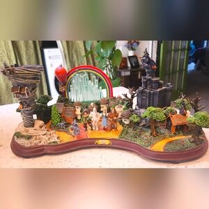 Hawthorne Village Wizard of Oz Follow the Yellow Brick Road Limited Edition